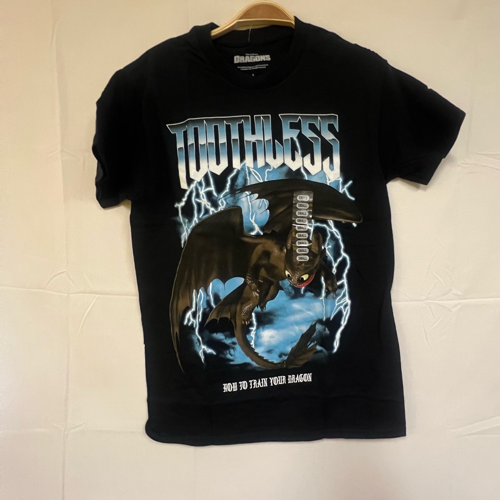 NEW How to train your dragon toothless shirt multiple sizes